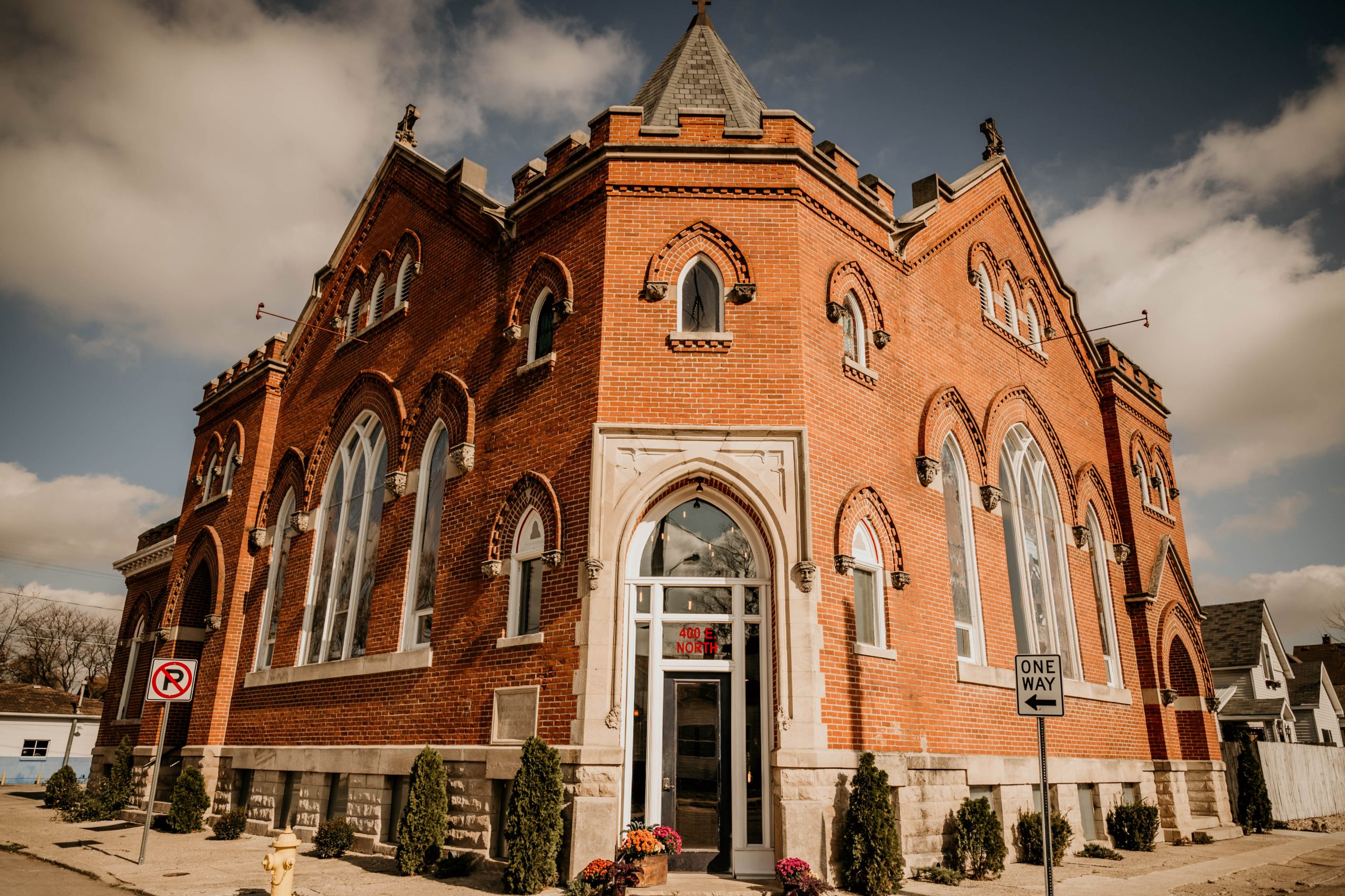 Indiana Wedding DJ - Varsity DJs