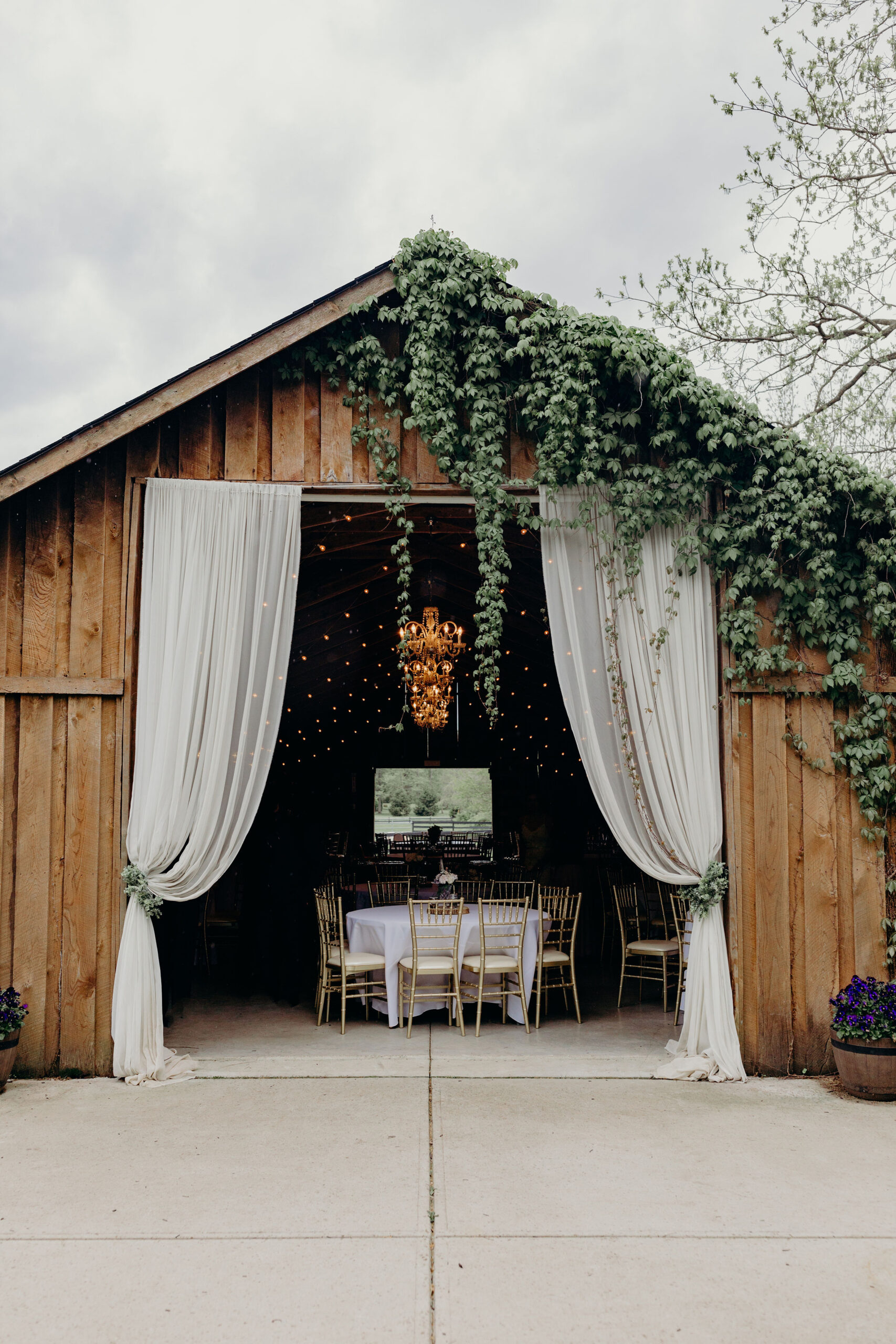 Zionsville Indiana Wedding DJ - Varsity DJs